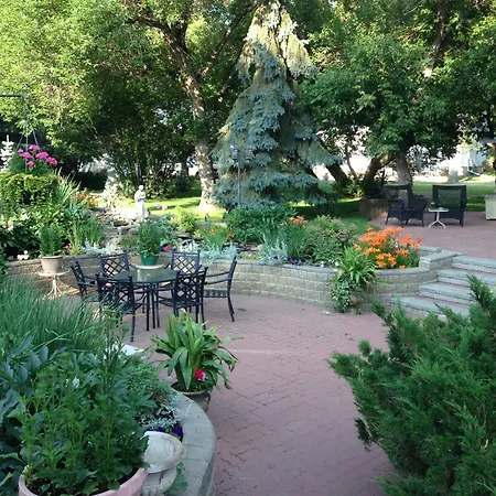 Mcdougall Lane Bed & Breakfast-3